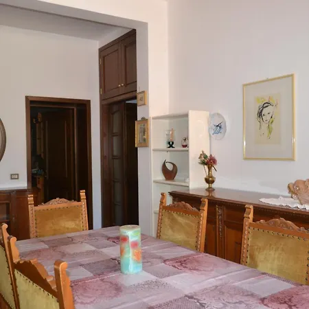 Con Patio Apartment