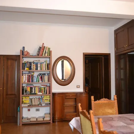 Con Patio Apartment *